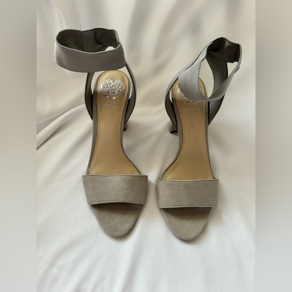 Vince Camuto heeled sandal - Picture 3 of 5